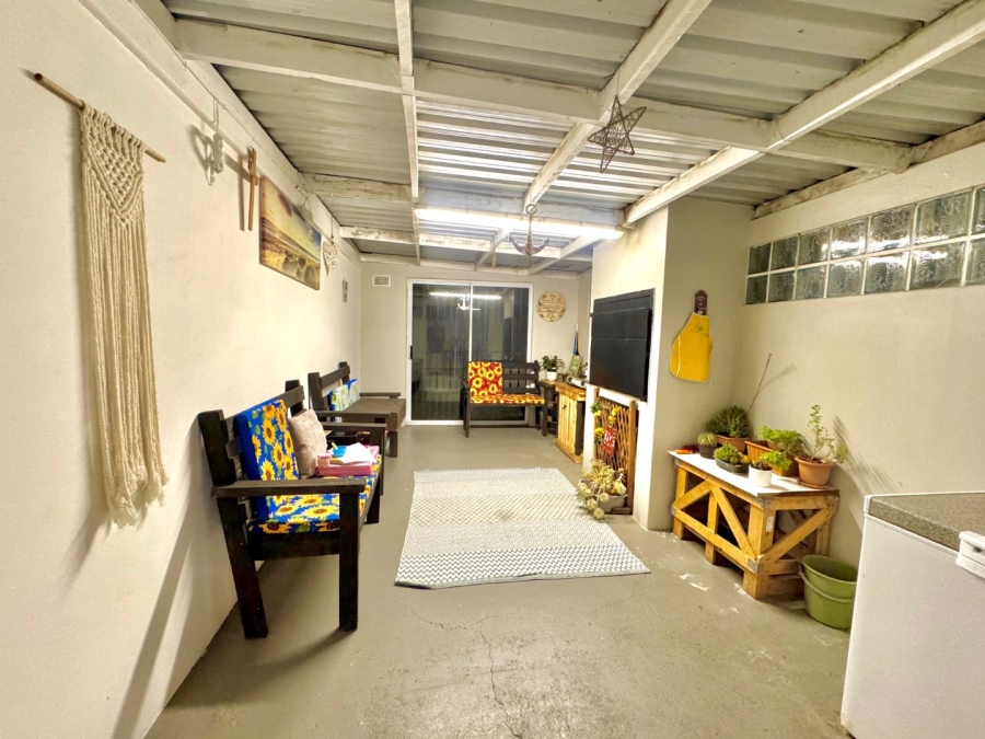 To Let 3 Bedroom Property for Rent in Wavecrest Western Cape